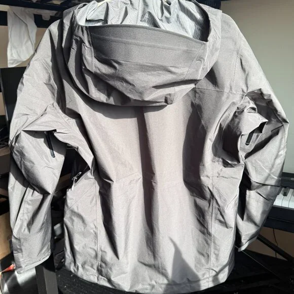 Arc'teryx Beta Lt Goretex shell - Picture 2 of 6
